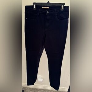 Black Levi’s Skinny Jeans Size 32